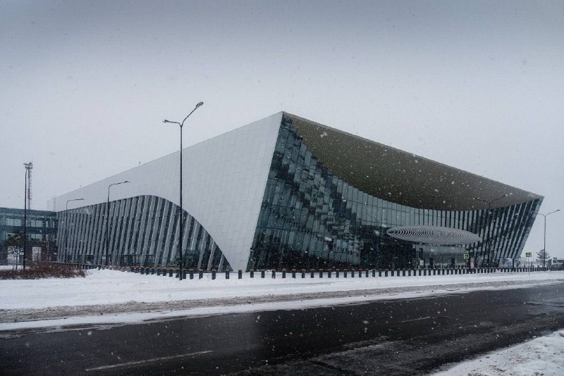 Саратовский аэропорт открыли для полетов после временных ограничений